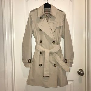 Burberry Classic Womens Harbourne Trench Coat